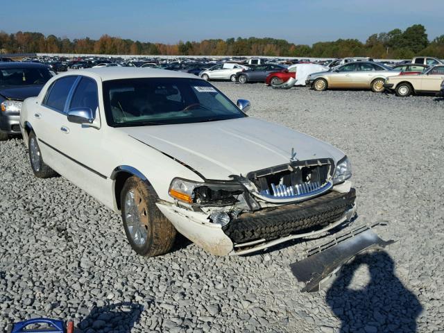 1LNHM83WX3Y692890 - 2003 LINCOLN TOWN CAR C WHITE photo 1