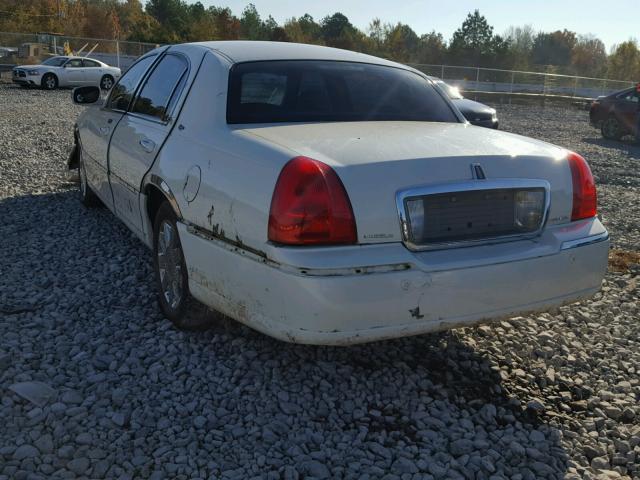 1LNHM83WX3Y692890 - 2003 LINCOLN TOWN CAR C WHITE photo 3