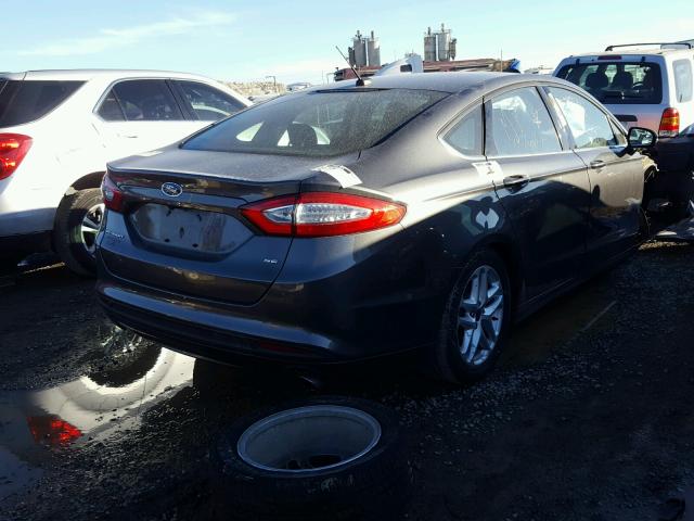 3FA6P0H73FR281300 - 2015 FORD FUSION SE GRAY photo 4