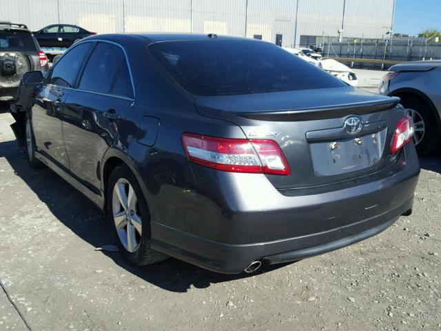 4T1BF3EK9BU209957 - 2011 TOYOTA CAMRY BASE GRAY photo 3