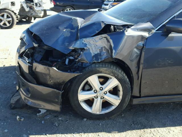 4T1BF3EK9BU209957 - 2011 TOYOTA CAMRY BASE GRAY photo 9
