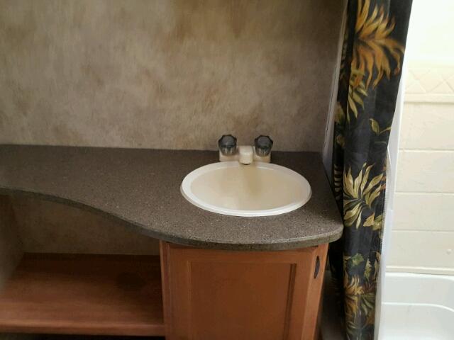 4YDT2902XAM411846 - 2010 KEYSTONE PASSPORT WHITE photo 8