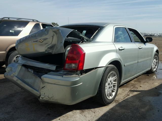 2C3JA43R45H172347 - 2005 CHRYSLER 300 SILVER photo 4