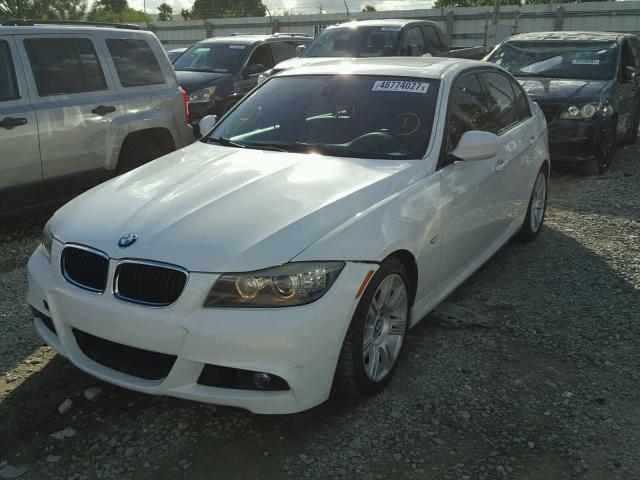 WBAPH7C53AA175987 - 2010 BMW 328 I WHITE photo 2