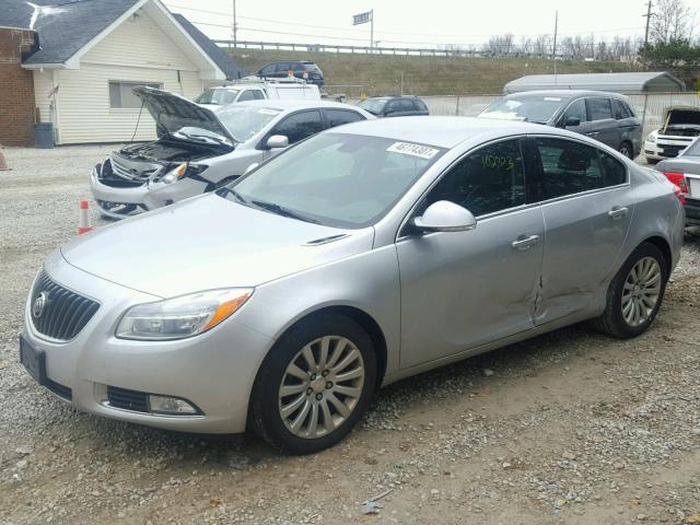 2G4GR5EK1C9117779 - 2012 BUICK REGAL SILVER photo 2