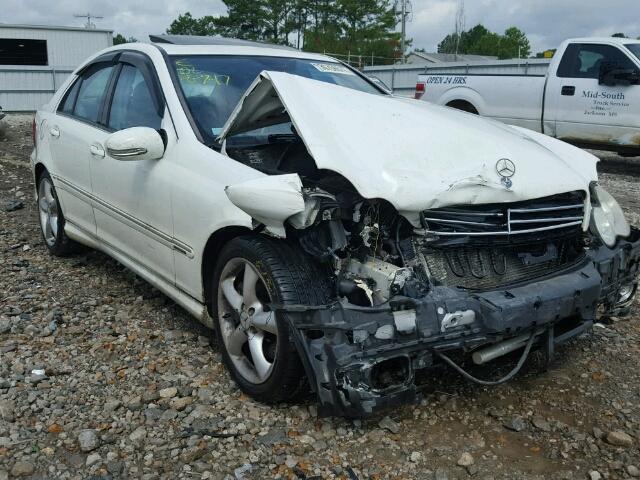 WDBRF52H36F783180 - 2006 MERCEDES-BENZ C GENERATI WHITE photo 1