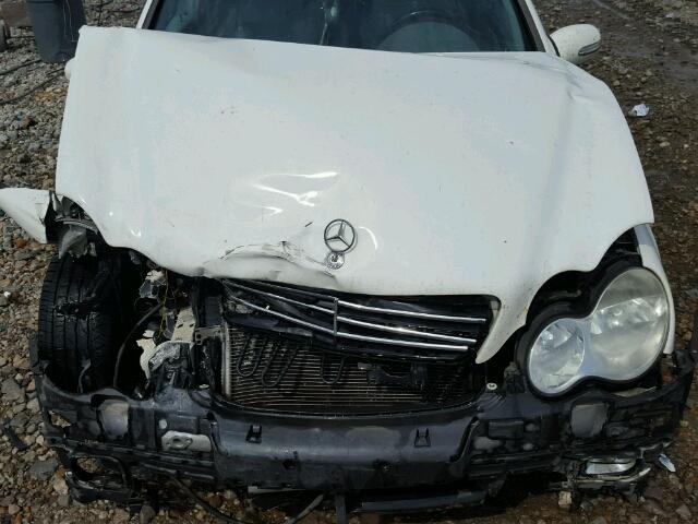 WDBRF52H36F783180 - 2006 MERCEDES-BENZ C GENERATI WHITE photo 7