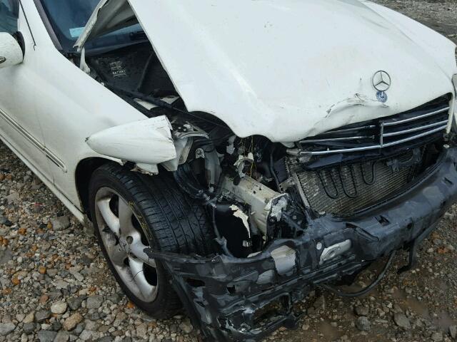 WDBRF52H36F783180 - 2006 MERCEDES-BENZ C GENERATI WHITE photo 9