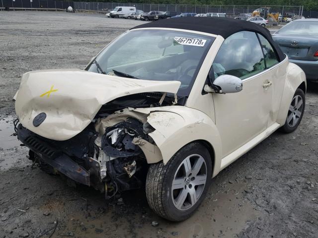3VWRF31Y66M330577 - 2006 VOLKSWAGEN NEW BEETLE Krem foto 2