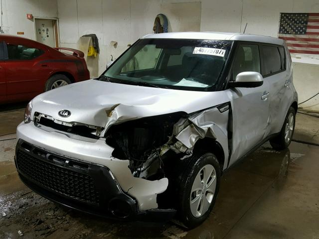 KNDJN2A26G7823423 - 2016 KIA SOUL SILVER photo 2