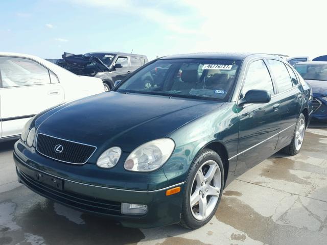 JT8BH68X8W0008988 - 1998 LEXUS GS 400 GREEN photo 2