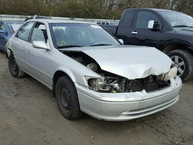 4T1BF22K8YU108898 - 2000 TOYOTA CAMRY LE SILVER photo 1
