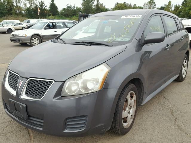 5Y2SP6E80AZ410929 - 2010 PONTIAC VIBE GRAY photo 2