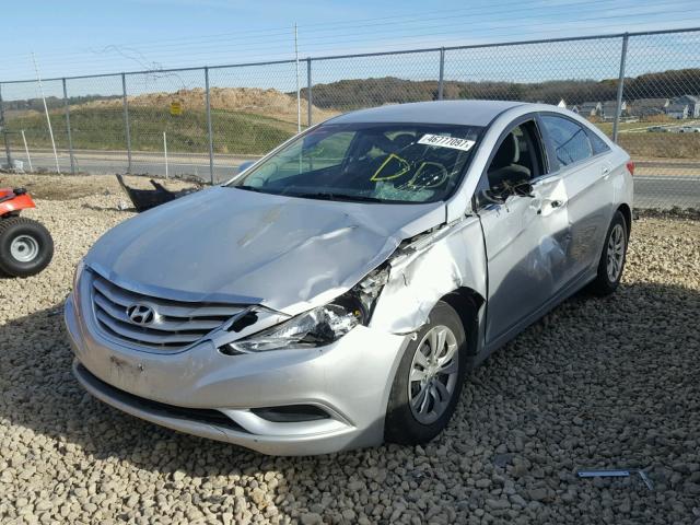 5NPEB4AC8CH309268 - 2012 HYUNDAI SONATA GLS SILVER photo 2