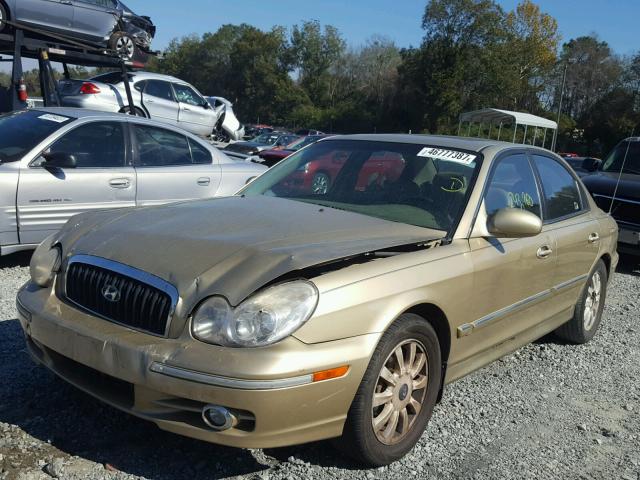 KMHWF35H02A505845 - 2002 HYUNDAI SONATA GLS GOLD photo 2