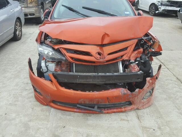 2T1BU4EE7DC073807 - 2013 TOYOTA COROLLA BA ORANGE photo 9