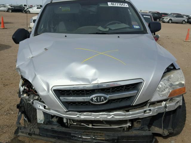 KNDJD735895877859 - 2009 KIA SORENTO LX SILVER photo 7