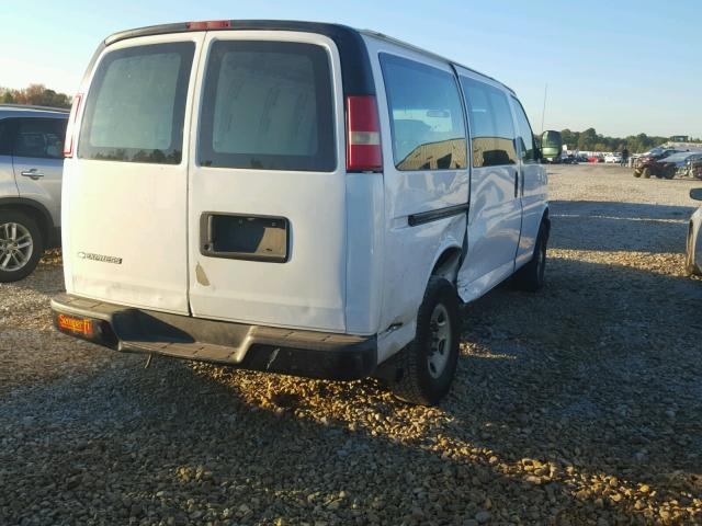 1GCGG25KX81221207 - 2008 CHEVROLET EXPRESS G2 WHITE photo 4