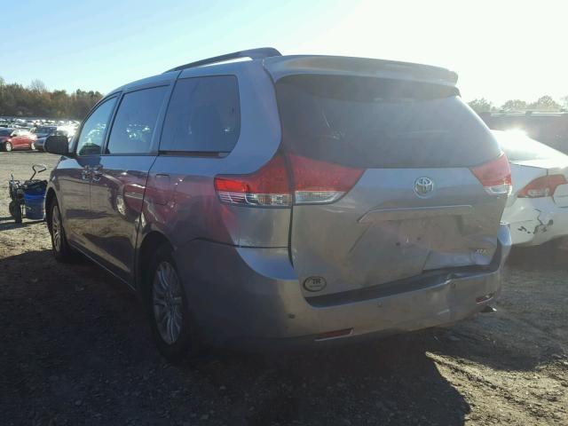 5TDYK3DC0DS303947 - 2013 TOYOTA SIENNA SILVER photo 3