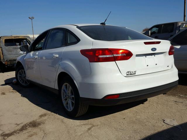 1FADP3F21HL229178 - 2017 FORD FOCUS SE WHITE photo 3