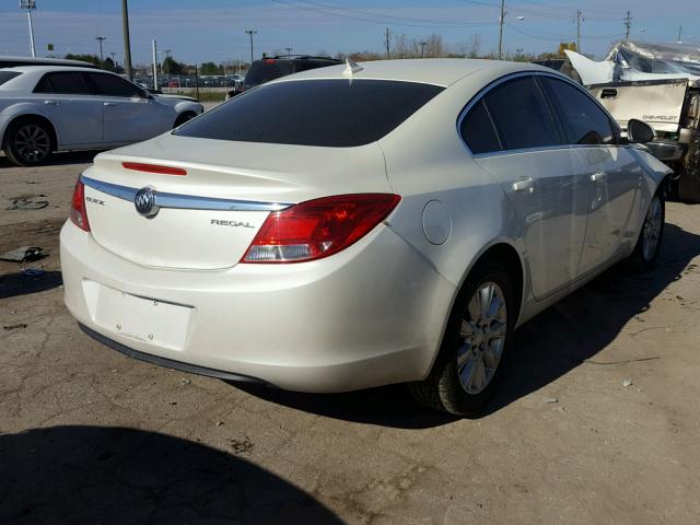 2G4GR5ER8C9213602 - 2012 BUICK REGAL WHITE photo 4