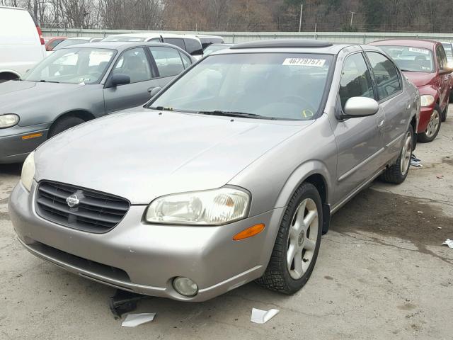 JN1CA31D01T836486 - 2001 NISSAN MAXIMA GXE SILVER photo 2