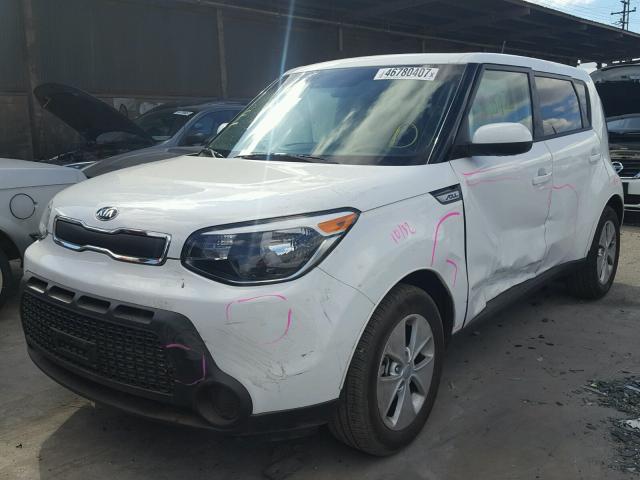 KNDJN2A26G7319468 - 2016 KIA SOUL WHITE photo 2