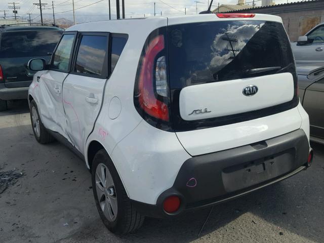 KNDJN2A26G7319468 - 2016 KIA SOUL WHITE photo 3