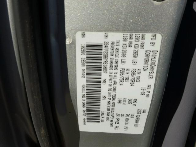 2B4FP25B6YR610897 - 2000 DODGE CARAVAN SILVER photo 10