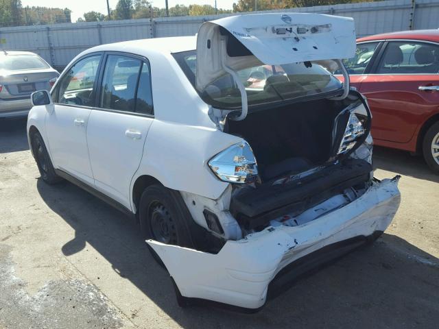 3N1BC11E09L398958 - 2009 NISSAN VERSA S WHITE photo 3