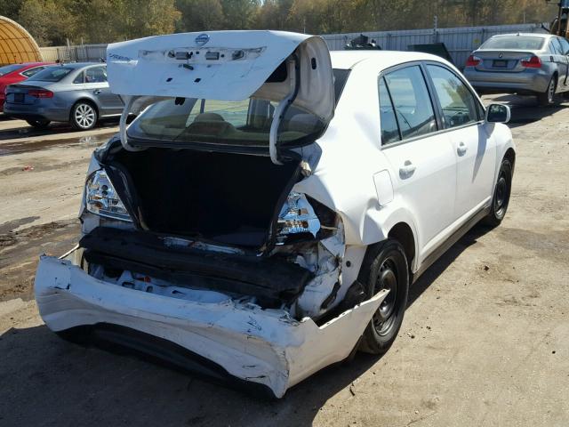 3N1BC11E09L398958 - 2009 NISSAN VERSA S WHITE photo 4