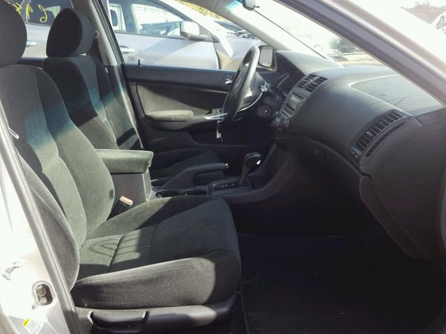 1HGCM56126A001685 - 2006 HONDA ACCORD SILVER photo 5