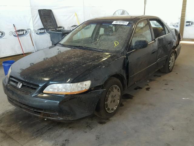 1HGCG66561A134880 - 2001 HONDA ACCORD LX GREEN photo 2