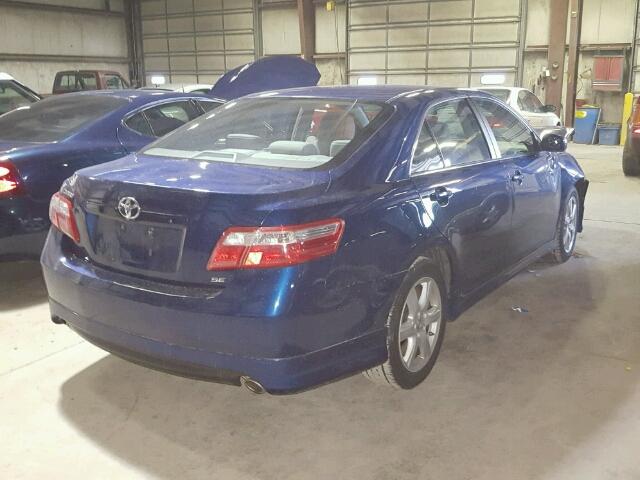 4T1BK46KX8U067384 - 2008 TOYOTA CAMRY LE BLUE photo 4