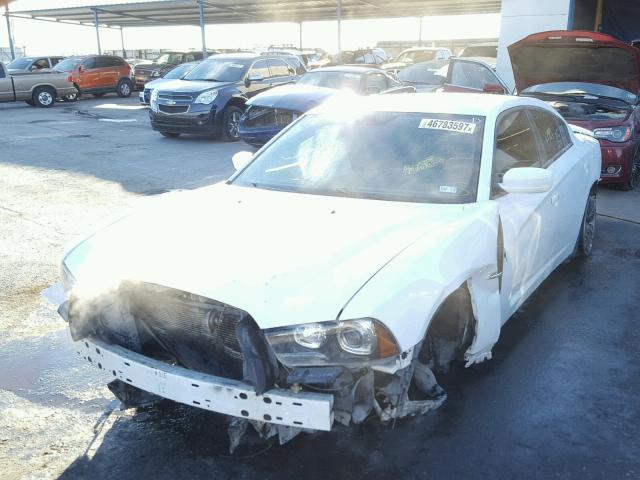 2C3CDXCT8DH649910 - 2013 DODGE CHARGER R/ WHITE photo 2