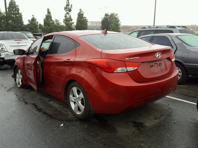 KMHDH4AEXDU732920 - 2013 HYUNDAI ELANTRA GL RED photo 3