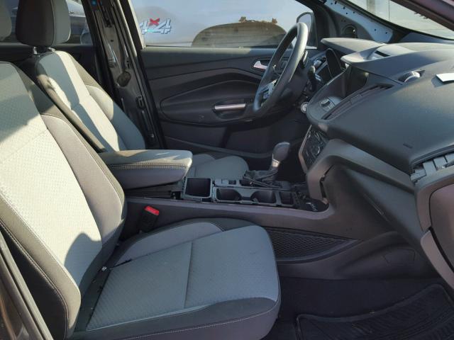 1FMCU0GD6HUC86267 - 2017 FORD ESCAPE SE GRAY photo 5