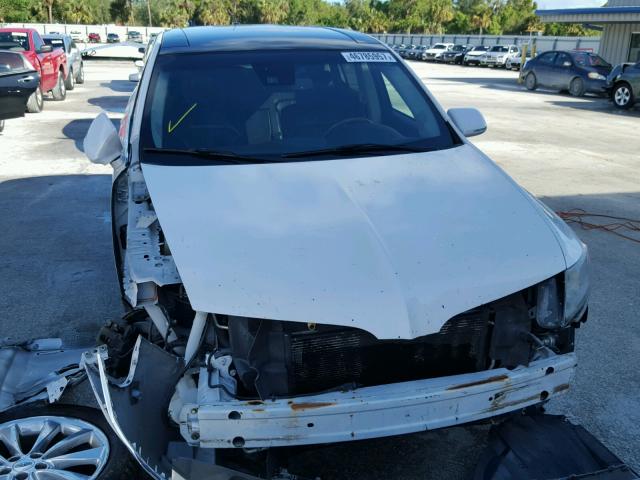 2LMHJ5AT8ABJ26760 - 2010 LINCOLN MKT WHITE photo 9