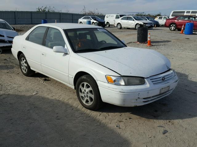 JT2BF22K2X0227114 - 1999 TOYOTA CAMRY LE WHITE photo 1