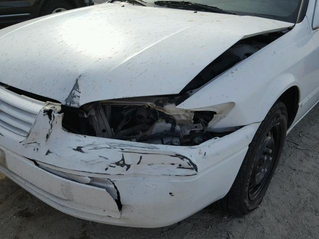 JT2BF22K2X0227114 - 1999 TOYOTA CAMRY LE 白色 照片 9