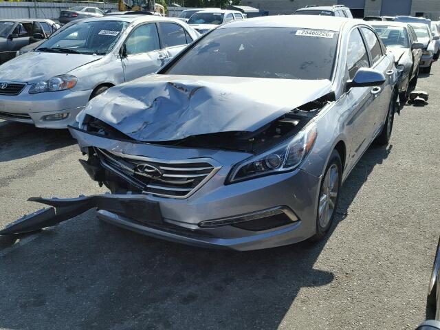 5NPE24AFXFH033299 - 2015 HYUNDAI SONATA SE GRAY photo 2