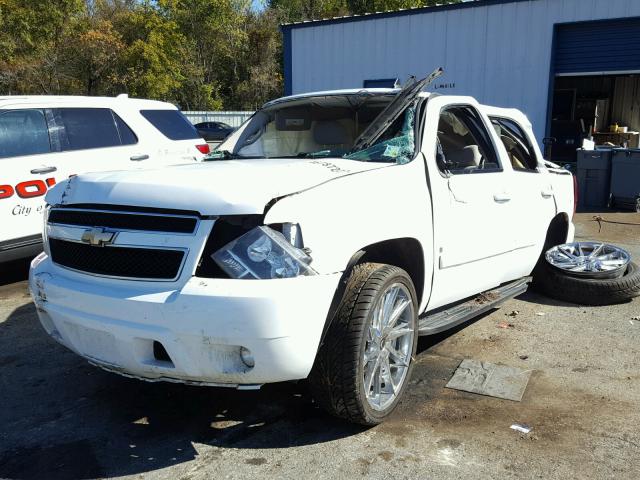 1GNFC13J48R248956 - 2008 CHEVROLET TAHOE C150 WHITE photo 2