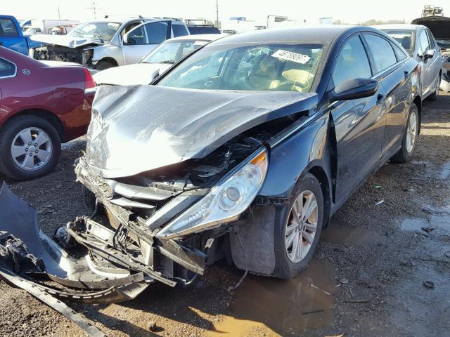 5NPEB4AC8DH699693 - 2013 HYUNDAI SONATA GLS BLUE photo 2