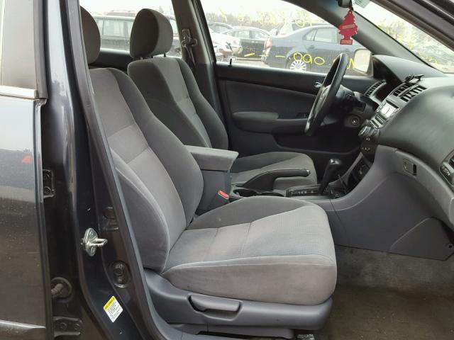 1HGCM56455A098793 - 2005 HONDA ACCORD LX GRAY photo 5