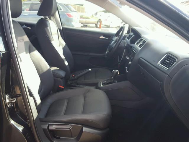3VWDX7AJ1BM315240 - 2011 VOLKSWAGEN JETTA SE BLACK photo 5