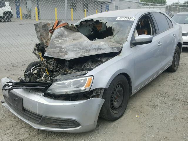 3VW2K7AJ0EM207041 - 2014 VOLKSWAGEN JETTA BASE SILVER photo 2