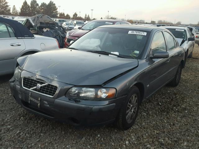 YV1RS61T542404476 - 2004 VOLVO S60 SILVER photo 2