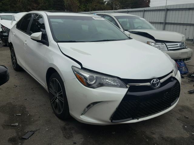 4T1BF1FK1GU162627 - 2016 TOYOTA CAMRY LE WHITE photo 1