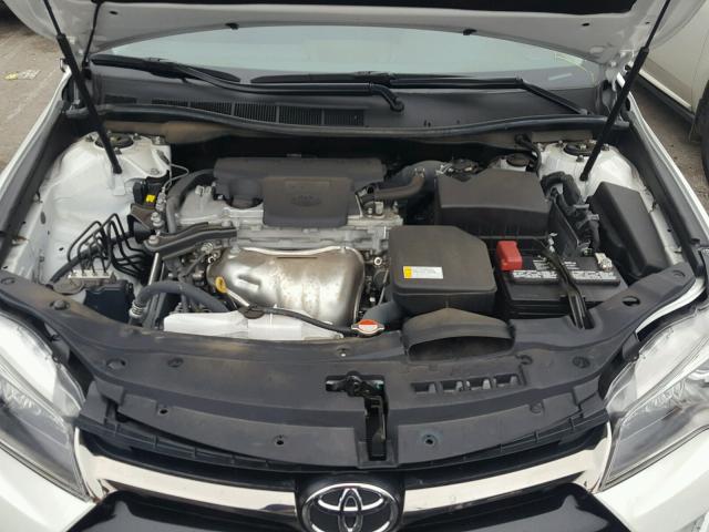 4T1BF1FK1GU162627 - 2016 TOYOTA CAMRY LE WHITE photo 7