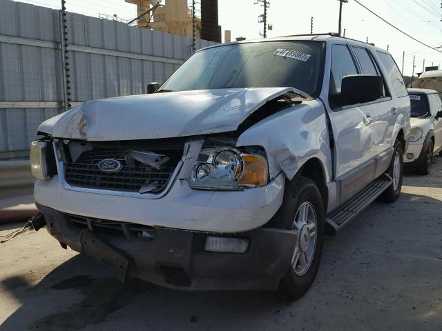 1FMRU15W04LA69978 - 2004 FORD EXPEDITION WHITE photo 2